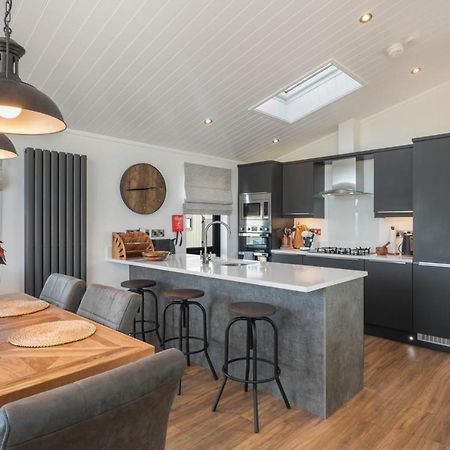 Hiraeth - Luxury Lodge With Hot Tub, Close To Beach Penally Exterior foto